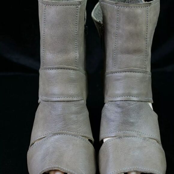 FREE PEOPLE EFFIE BLOCK HEEL TAUPE LEATHER ANKLE BOOTS WOMEN'S EUR 38 US 7.5. - Picture 8 of 12